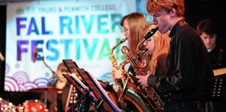 fal-river-festival-cornwall-celebrating-life-around-the-river.jpg